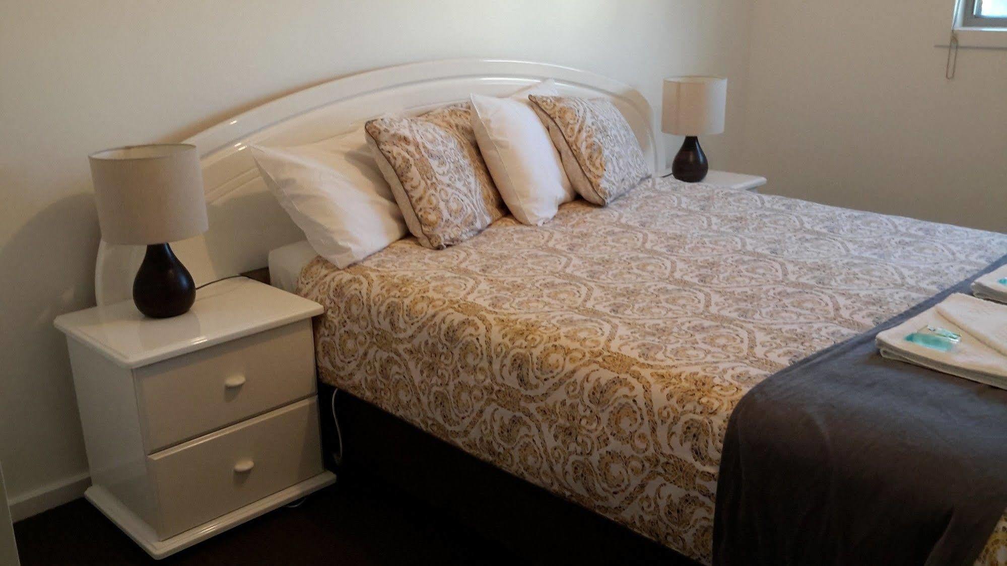 Bay View Holiday Village East Devonport Extérieur photo